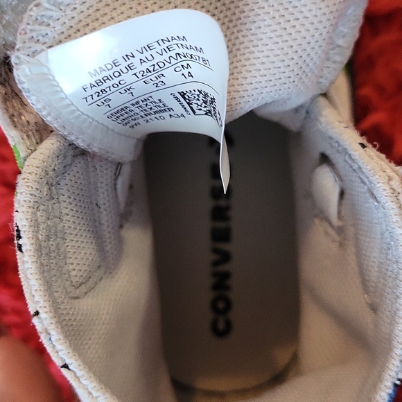 Kids High-Top Sneakers with Fun Print - Picture 5 of 7